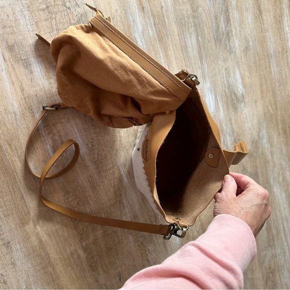 Roller Rabbit cross body handbag - Picture 5 of 5